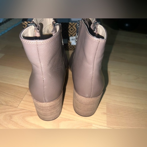 NWT Charles David Boots - Picture 3 of 6